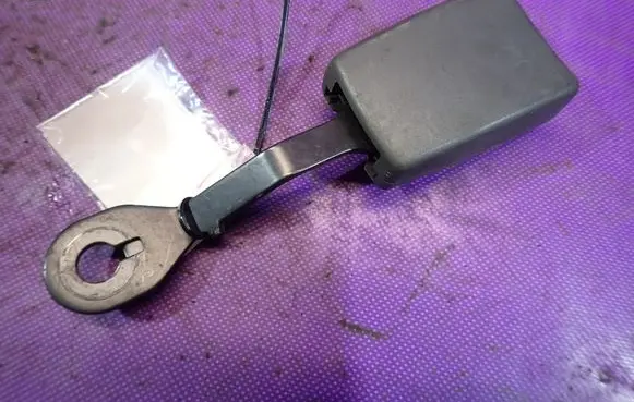 Fiat Punto (199) Front seatbelt buckle 33005375