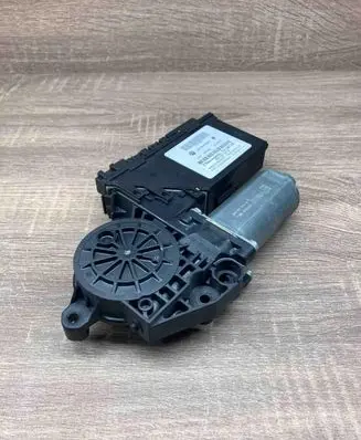 Volkswagen Phaeton Front door window regulator motor 3D1959702D E840311002