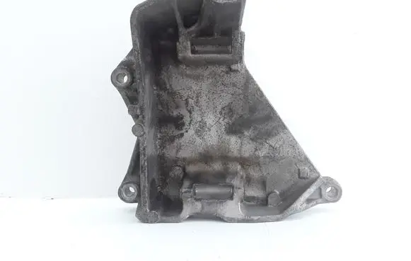 Volkswagen Transporter - Caravelle T5 Generator/alternator bracket 070903143C