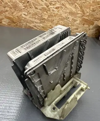 Volvo S60 Engine control unit/module P30646719 1039S04101 T04522643