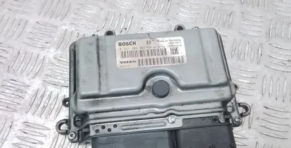Volvo V50 Engine control unit/module 8667577 0261209009