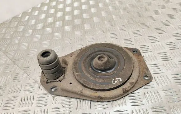 Opel Vivaro Rear coil spring rubber mount 