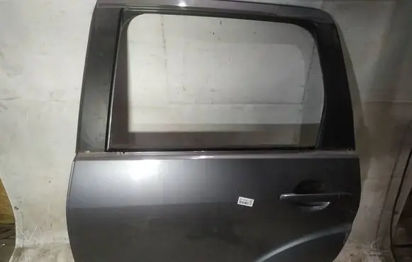Mitsubishi Outlander Rear door pilkos