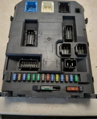Citroen DS3 Fuse module 9664983180 22661F01