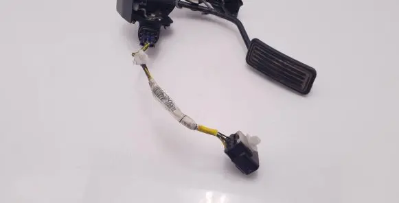 Toyota Avensis T250 Accelerator throttle pedal