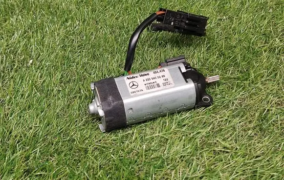 Mercedes-Benz S W220 Steering column adjust motor A2205400288 404476