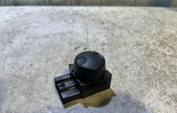 Dodge Challenger Seat adjustment knob 68516077AA 22123 0633