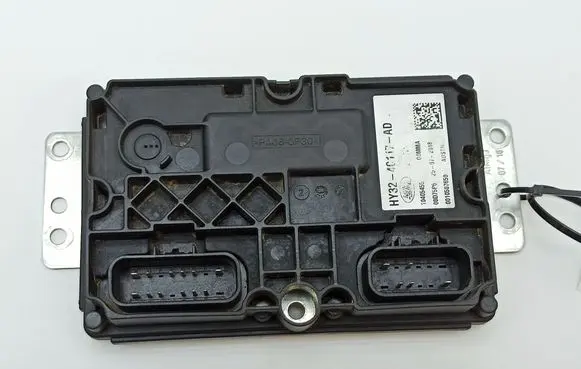 Land Rover Discovery 5 Transfer box differential control unit HY324C117AD