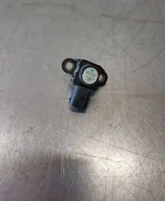 Mercedes-Benz C W205 Air pressure sensor A0061539728