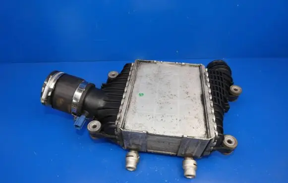 Jaguar XE Intercooler radiator GX736K775AB 2J3837B