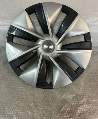 Tesla Model Y R19 wheel hub/cap/trim 1044235000