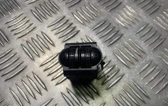 Volkswagen Golf IV Headlight level height control switch 3B0941333C