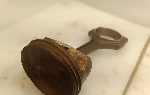 Dodge Durango III Piston with connecting rod 