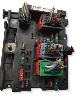 Peugeot 307 Fuse module 9650663980 BSMB4 31447649