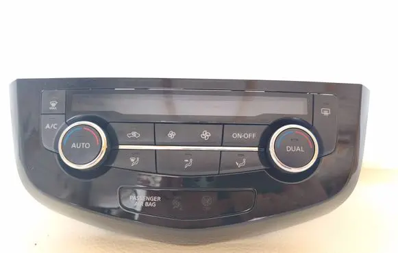 Nissan Qashqai Climate control/heater control trim 