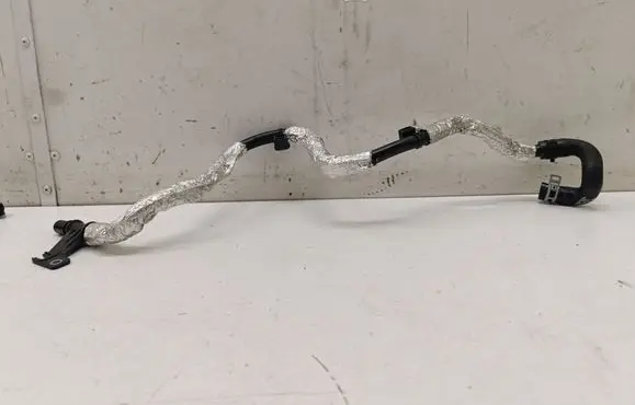 Volvo XC90 Engine coolant pipe/hose 32252202