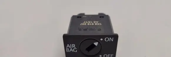 Audi Q3 8U Passenger airbag on/off switch 1K8919237