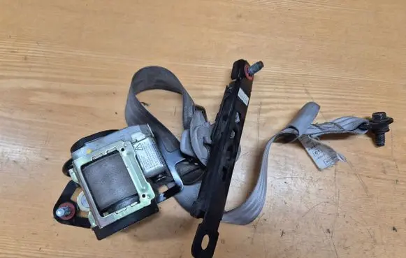 Hyundai Sonata Front seatbelt 608191600A 14040406 E40434079