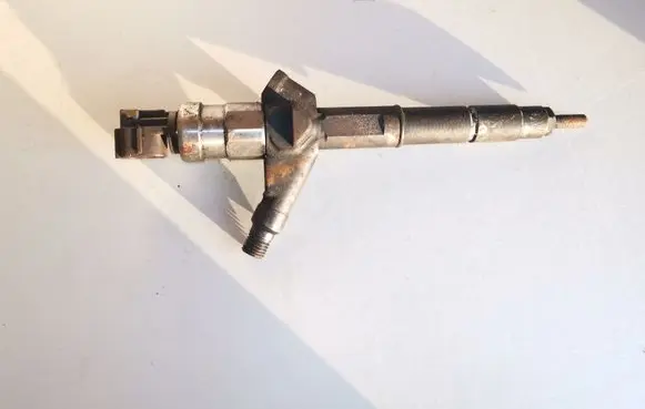 Nissan Primera Fuel injector 16600AU600