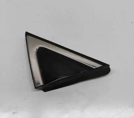 Hyundai Santa Fe Front triangle window/glass 861802W00