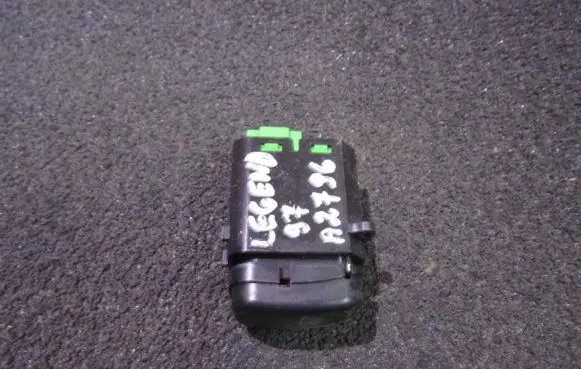 Honda Legend III KA9 Cruise control switch m12889