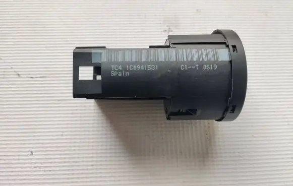 Volkswagen PASSAT B5 Light switch 1c0941531