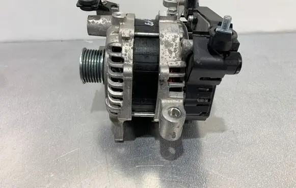 Subaru Forester SK Generator/alternator 23700AB080