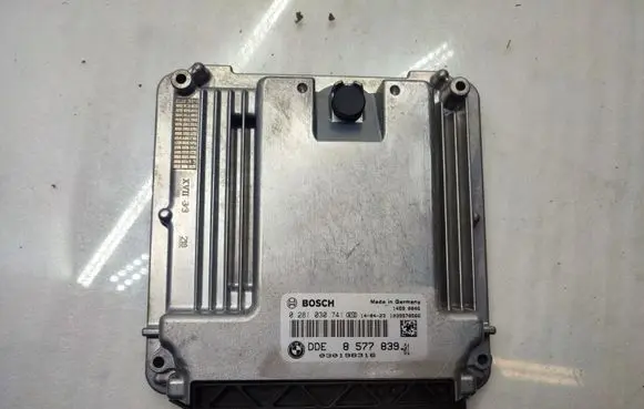 BMW 5 F10 F11 Engine control unit/module 8577839 0281030741