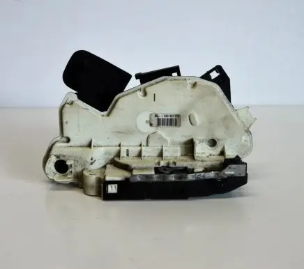Skoda Yeti (5L) Front door lock 5K2837016