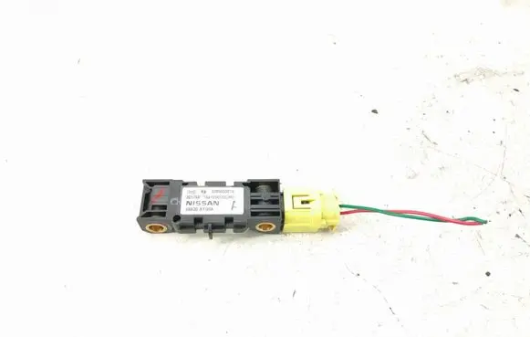 Nissan Primera Airbag deployment crash/impact sensor 0285003019 301750