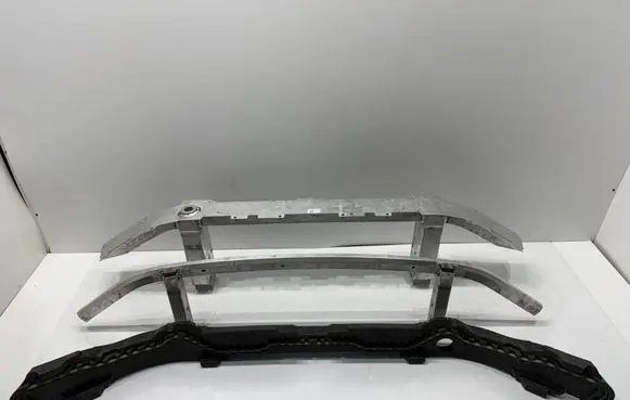 BMW 5 G60 G61 Front bumper support beam 