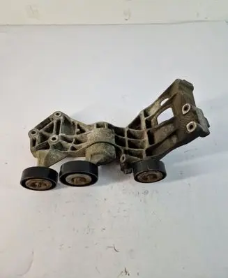Mercedes-Benz B W245 Generator/alternator bracket A2662000670
