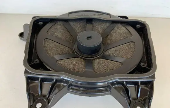 Audi A8 S8 D4 4H Subwoofer speaker 4H1035481