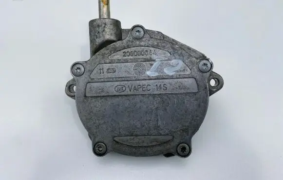 Mercedes-Benz CLC CL203 Vacuum pump A2712301165