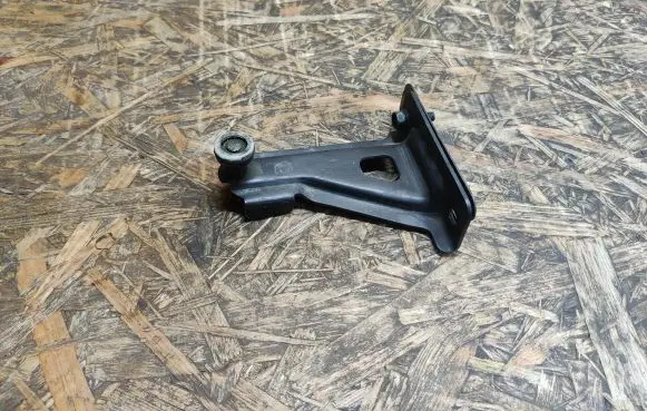 Honda Odyssey Sliding door upper roller guide/hinge 