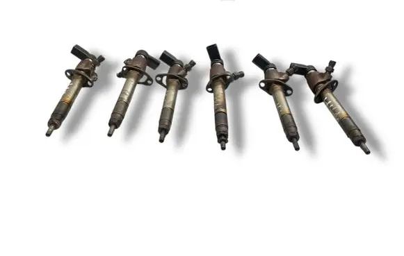 Jaguar XF X250 Fuel injectors set 5U3Q9K546AA HK04 30711