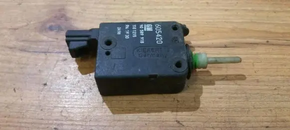 Opel Zafira A Central locking motor 90589918 605420