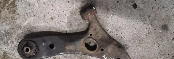 Toyota Avensis T270 Front lower control arm/wishbone