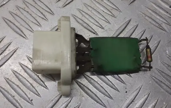 Ford C-MAX I Heater blower fan relay 