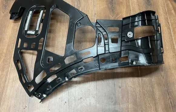 Porsche Cayenne (9Y0 9Y3) Bumper support mounting bracket corner 9Y0807377A