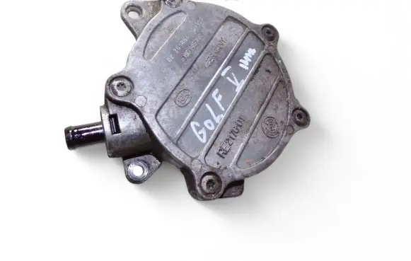 Volkswagen Golf V Vacuum pump 06D145100