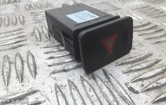 Volkswagen Golf IV Hazard light switch 1j0953235c