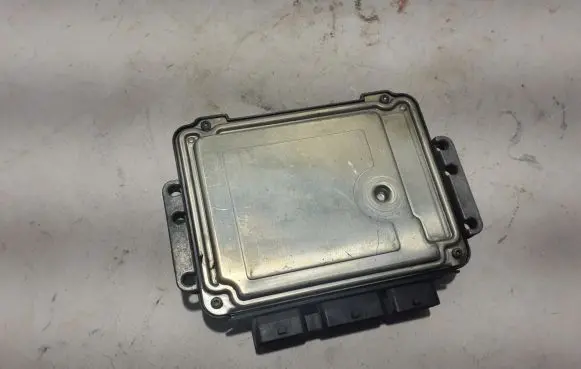 Renault Trafic I Engine control unit/module 8200091517