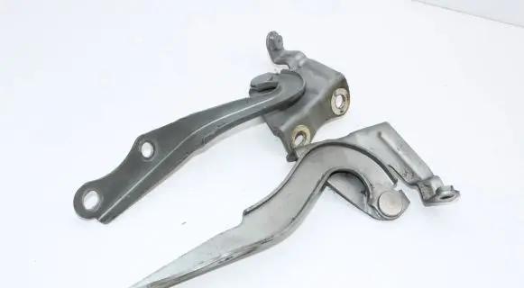 Toyota Avensis T270 Engine bonnet/hood hinges