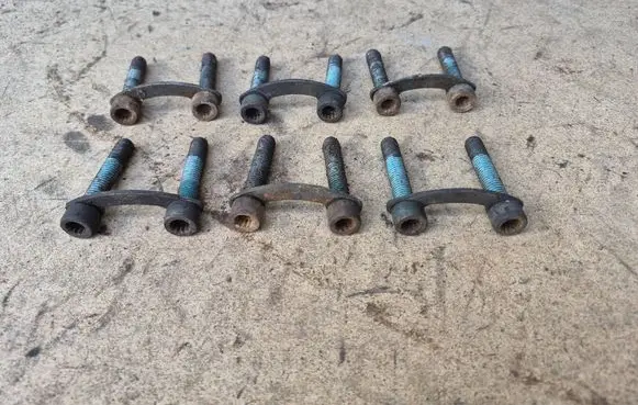 Volkswagen Touran I Nuts/bolts