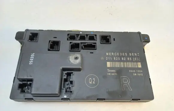 Mercedes-Benz E W211 Door control unit/module 2118208285