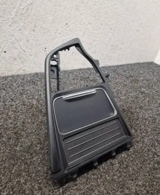 BMW 4 F32 F33 Cup holder front 8293900