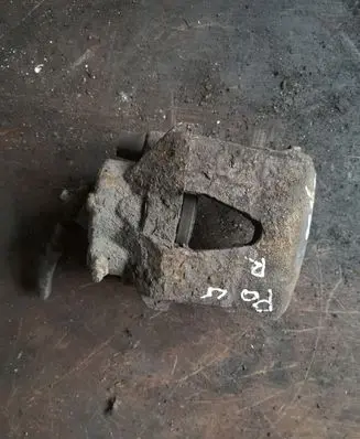 Volkswagen Cross Polo Front brake caliper