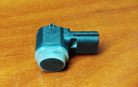 Renault Trafic III (X82) Parking PDC sensor 284429097R 303957 2405191547