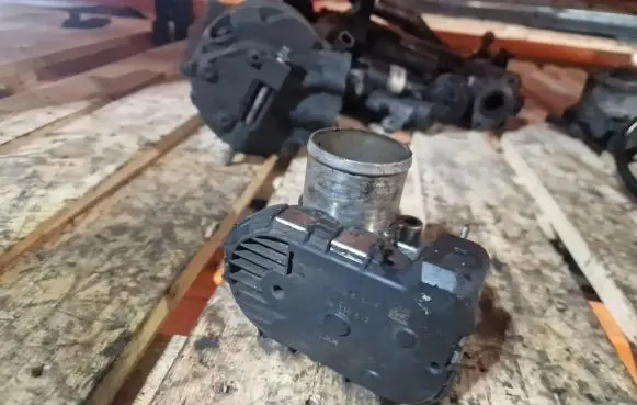 Renault Trafic II (X83) Throttle valve 8200330810F